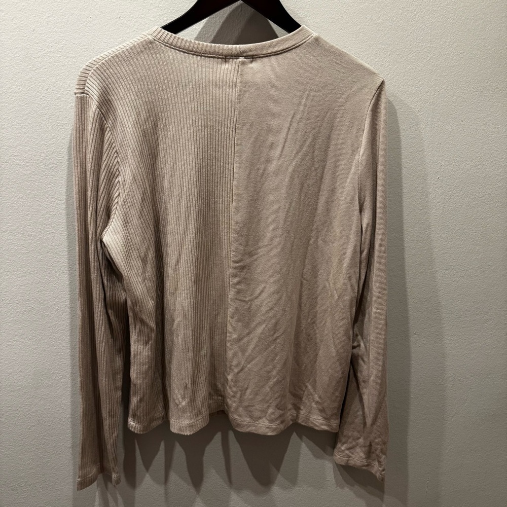DONNI Two-Tone Ribbed Button-Front Top - Taupe - Picture 4 of 4